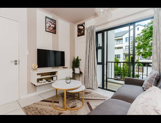 1 BEDROOM APARTMENT FOR SALE IN CROWTHORNE AH